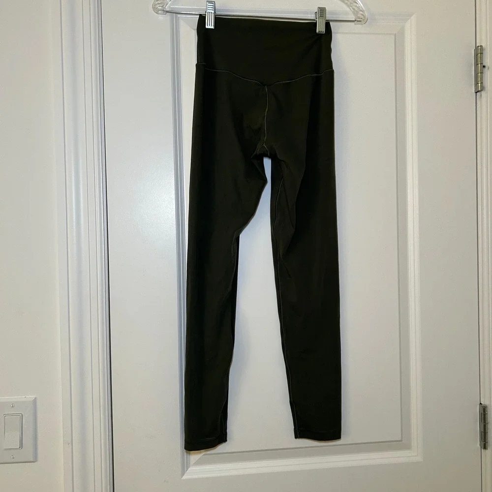 OFFLINE by Aerie Real Me High Rise 7/8 Leggings Olive Green Small workout active